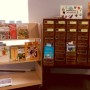 La bibliothèque pour des livres et pour des semences biologiques !