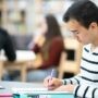 Quiz et bourses pour encourager la persévérance scolaire