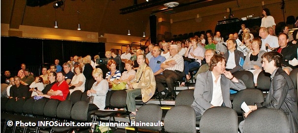 Gens_présents_Rendez-vous_citoyens_11_juin_2011_photo_INFOSuroit.com_Jeannine_Haineault