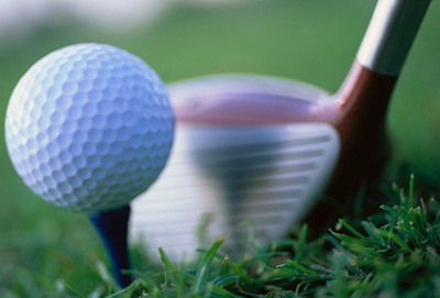 golf-balle-tee-baton-driver-decocheur-gazon-depart-Photo-CPA-publiee-par-INFOSuroit-com_