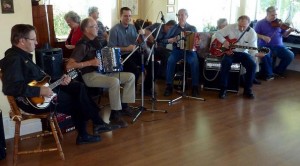 Association Loisirs Folkloriques Sud-Ouest chez Pierre Savaria a Hudson Photo courtoisie AQLF publiee par INFOSuroit