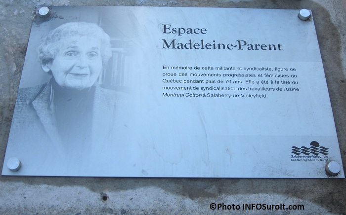 Espace-Madeleine-Parent-Plaque-commemorative-Photo-INFOSuroit-com_