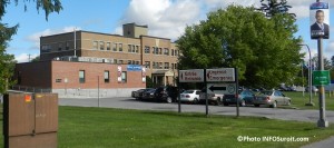 Hopital-Barrie-Memorial-Ormstown-urgence-et-pancarte-electorale-Photo-INFOSuroit-com_