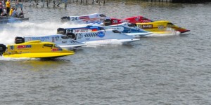 Regates-bateau-US-F1-Powerboat-Tour-en-action-a-Bay-City-Photo-courtoisie-publiee-par-INFOSuroit