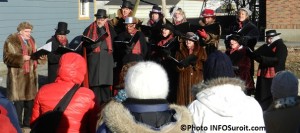 Noel-a-la-Place-du-Marche-Beauharnois-Chorale-des-150-ans-de-Beauharnois-Photo-INFOSuroit_com_