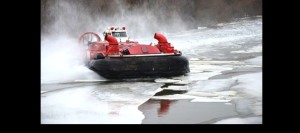 Operation-deglacage-sur-la-riviere-Chateauguay-Aeroglisseur-garde-cotiere-canadienne-Photo-courtoisie