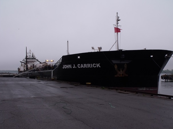 Barge-John_J_Carrick-premier-bateau-saison-2013-Port-de-Valleyfield-photo-courtoisie-publiee-par-INFOSuroit