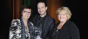 D_Ferland-E_Tremblay-et-S_Theriault-Agricultrices-Val-Jean-prix-Bon-Coup-Gala-Agristars-UPA-photo-courtoisie-publiee-par-INFOSuroit