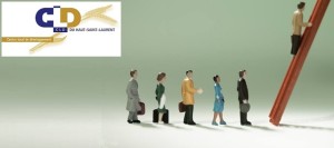 Ecocomie-sociale-Logo-CLD-HSL-plus-figurines-chercheurs-emploi-echelle-Image-CPA-publiee-par-INFOSuroit_com