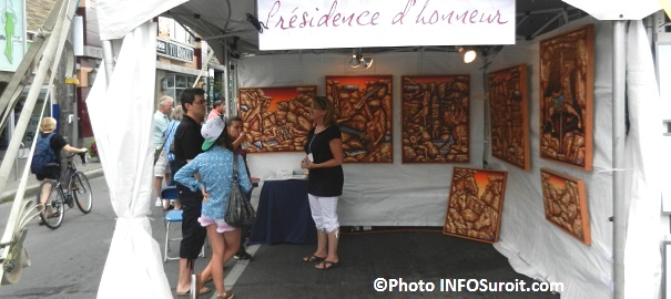 Festival-des-Arts-de-Valleyfield-Suzanne_Maisonneuve-artiste-peintre-et-visiteurs-Photo-INFOSuroit_com