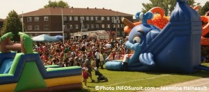 Fete-familiale-Chateauguay-2013-parc-Billings-jeux-gonflables-photo-Jeannine-Haineault-INFOSuroit