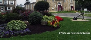 Chateauguay-Amenagement-floral-pres-de-l-eglise-Saint-Joachim-Photo-Les-Fleurons-du-Quebec