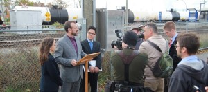 Securite-Ferroviaire-Point-de-presse-a-Terrasse-Vaudreuil-Manon_Trudel-Jamie_Nicholls-et-Hoang_Mai-Photo-courtoisie