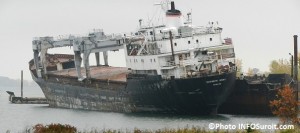 epave-cargo-Katrhryn-Spirit-tangue-dangereusement-lac-St-Louis-Beauharnois-octobre-2013-Photo-INFOSuroit_com