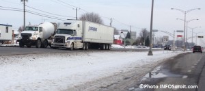 Camions-sur-boul-Mgr-Langlois-Valleyfield-Photo-INFOSuroit_com