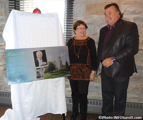 Plaque-commemorative-Eveline_Meloche-Claudette_Meloche-et-Yves_Daoust-photo-INFOSuroit_com