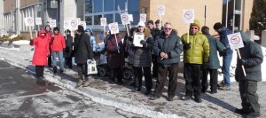 Mobilisation-citoyenne-a-Valleyfield-contre-compteurs-intelligents-Hydro_Quebec-photo-courtoisie-publiee-par-INFOSuroit_com