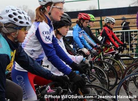 Criterium-Beauharnois-2014-velo-cyclisme-course-Cadettes-Photo-INFOSuroit-Jeannine_Haineault