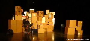 Piece-theatre-En-dehors-de-moi-Noe-Cropsal-et-Myriame-Larose-Fetes-internationales-theatre-2014-College-de-Valleyfield-photo-INFOSuroit_com