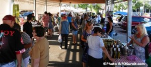 Place-du-Marche-2013-alcools-et-produits-du-terroir-Photo-INFOSuroit_com