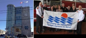 Hotel-de-Ville-Salaberry-de-Valleyfield-Photo-INFOSuroit-et-pompiers-avec-drapeau-pour-Lac-Megantic-Photo-courtoisie