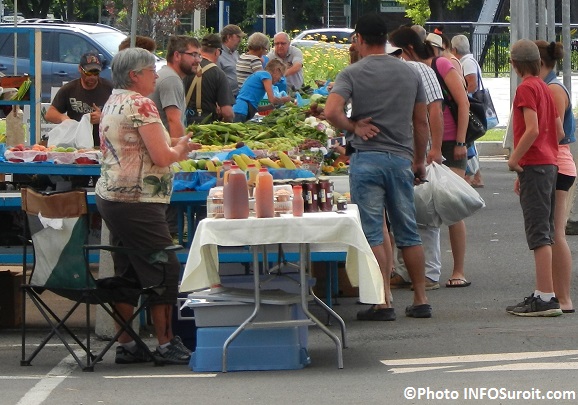 Marche-public-de-Salaberry-de-Valleyfield-fruits-legumes-jus-et-plus-saison-2014-Photo-INFOSuroit_com