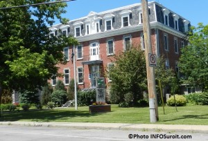 Hotel-de-ville-et-centre-municipal-Saint-Louis-de-Gonzague-Photo-INFOSuroit_com