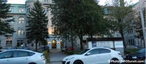 College-de-Valleyfield-entree-rue-Champlain-et-enseigne-avec-UQTR-Photo-INFOSuroit-com_