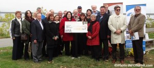 Inauguration-plaque-Madeleine_Parent-Halte-des-Voyageurs-photo-INFOSuroit_com