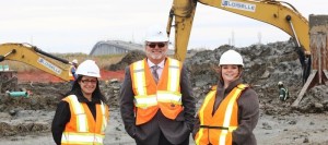 SoniaCouture ExcavationLoiselle avec ClaudeHaineault et Julie Fortin de la ville de Beauharnois Photo courtoisie - copie