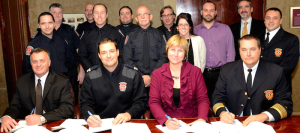 Chateauguay signature convention avec pompiers Photo Division des communications