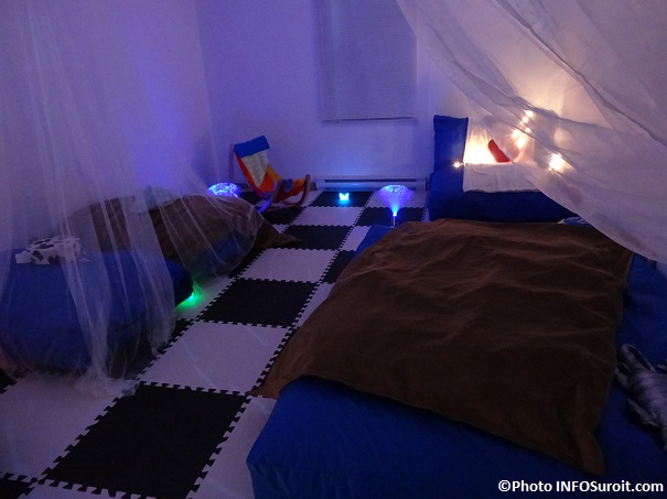 Programme-stimulation-jeunesse-salle-relaxation-Camp_Bosco-photo-INFOSuroit_com