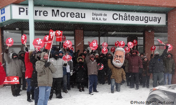 Manifestation-front-monteregien-contre-austerite-liberale-devant-bureau-Pierre_Moreau-photo-INFOSuroit_COM