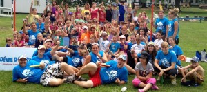 jeunes des camps de jour du Camp Bosco avec moniteurs Photo courtoisie