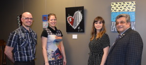 P_Laplante L_St-Denis l artiste Sabrina_Tardif et G_Menard Photo courtoisie MRC