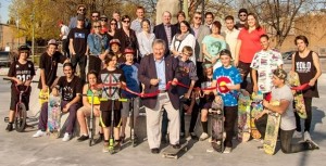 Skate Plaza Valleyfield inauguration jeunes elus dont maire Photo courtoisie