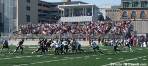 Football Noir_et_Or du College_de_Valleyfield joueurs en action Photo INFOSuroit_com