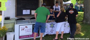 Beauharnois fete gourmande kiosque Biquettes a Flopine degustations Photo INFOSuroit_com