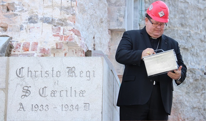 Cardinal Cyprien_Lacroix et capsule historique 2015 pour basilique Valleyfield Photo courtoisie DV