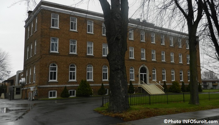 ex-batiment des Soeurs Dominicaines a Valleyfield chemin Larocque Photo INFOSuroit_com