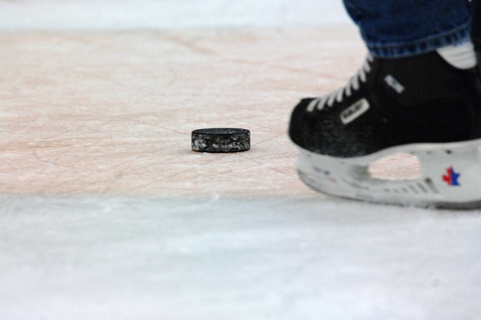patin hockey patinoire glace rondelle Photo Pixabay via INFOSuroit_com