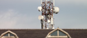 antenne tour de cellulaire telecommunication maison Photo Pixabay via INFOSuroit