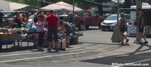 Marche public Valleyfield fruits et legumes kiosque Biquettes a Flopine Photo INFOSuroit