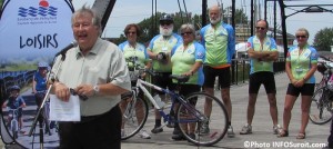 cyclisme partage de la route Denis_Lapointe maire Valleyfield et Velo-patrouilleurs 12 juillet 2016 Photo INFOSuroit