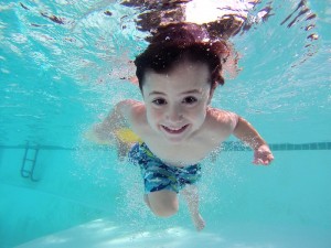 enfant pisicne natation chaleur Photo Pixabay via INFOSuroit