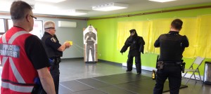 policiers-de-chateauguay-formation-avec-pistolet-taser-photo-courtoisie