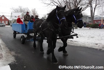 tour-de-caleche-marche-de-noel-st-louis-de-gonzague-photo-infosuroit