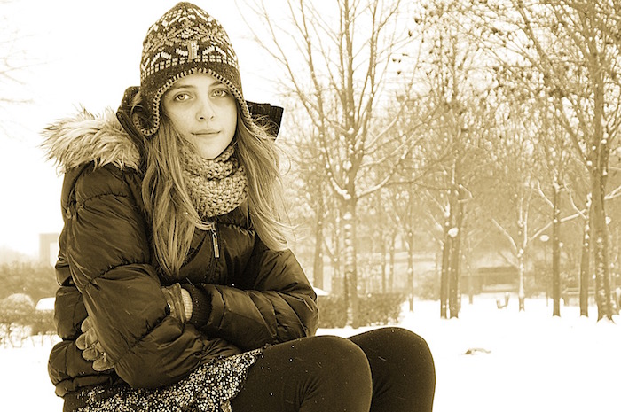 adolescente-hiver-photo-jedidja-via-pixabay