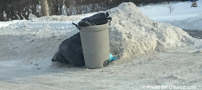 ordures-menageres-dechets-domestiques-poubelle-a-valleyfield-hiver-photo-infosuroit