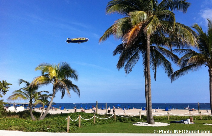 plage Pompano Floride ballon dirigeable GoodYear Photo INFOSuroit